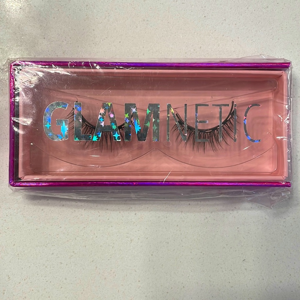 Glamnetic lashes. Virgo.
